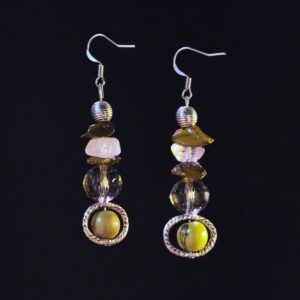 Boucles d'oreilles pendantes vert blanc et marron