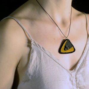 Pendentif triangle